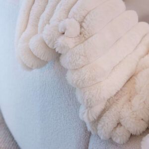 -BL-0002 - Furry blanket Amin (White)